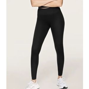 LIKE NEW VS PINK Seamless Black Leggings